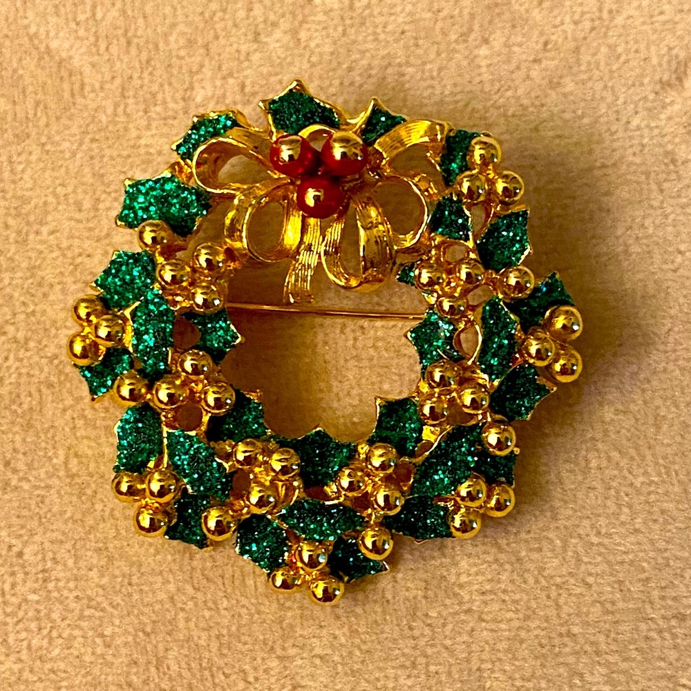 Vintage Enamel Christmas Wreath Pin / Brooch🎄